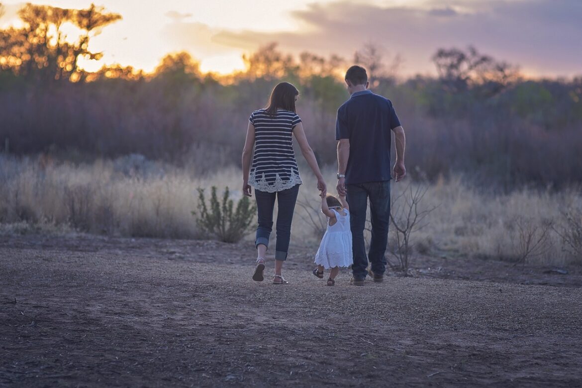 family-gf4499cbff_1280