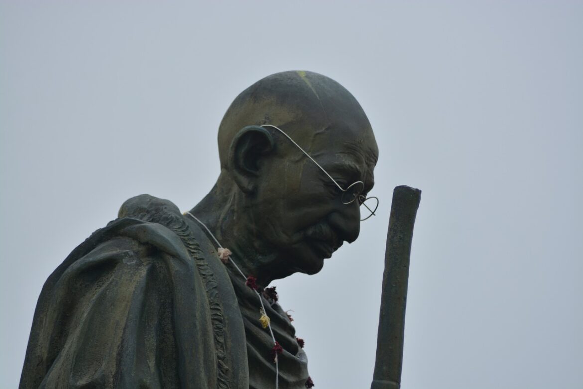 ghandi-1267827_1280